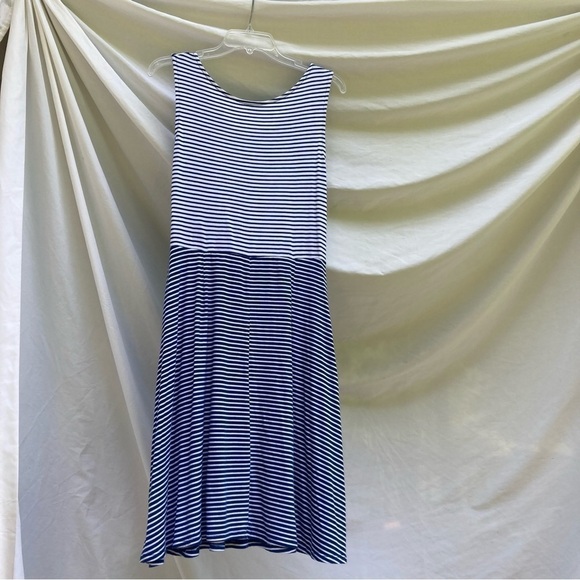 EST 1946 blue and white striped dress with tie in front, size medium - Picture 7 of 7